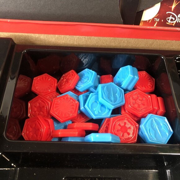 STAR WARS THE FORCE AWAKENS - Monopoly Board Game 2015 Edition - Hasbro - Picture 5 of 6